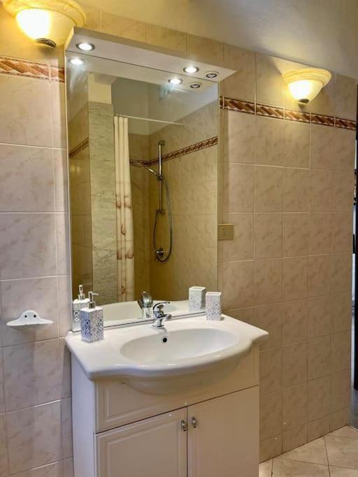 Casa Di Olly Apartment ลาสเปเซีย ภายนอก รูปภาพ